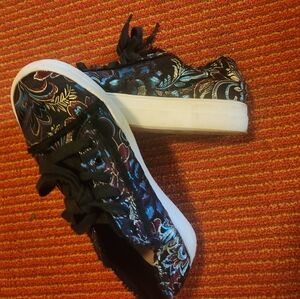 "Silky" Platform Sneakers